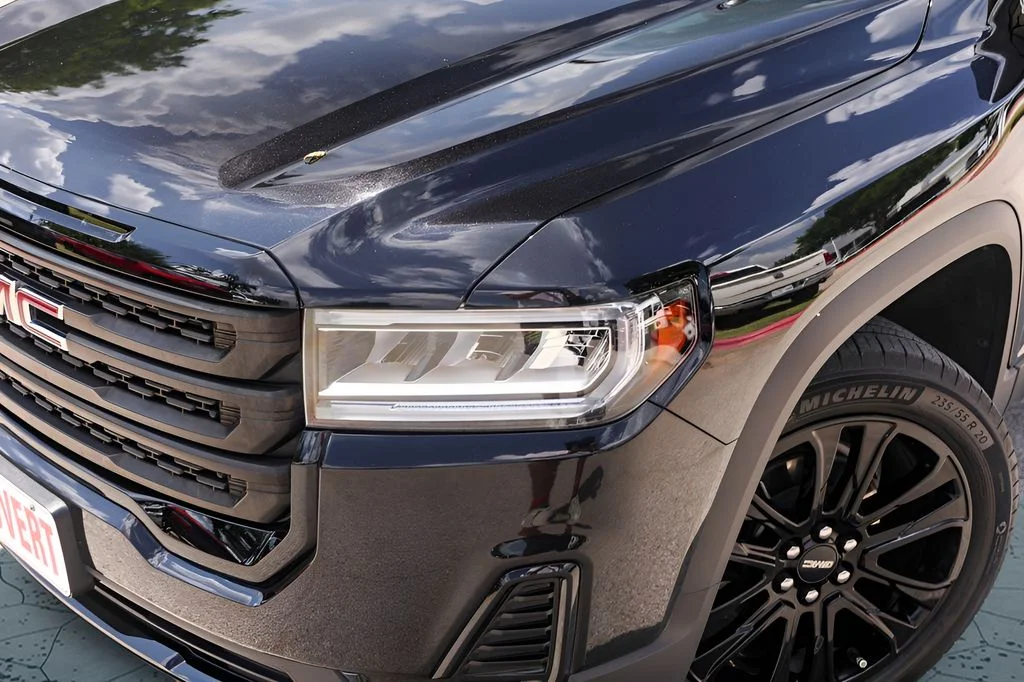 Used 2023 Black GMC SLE image 3