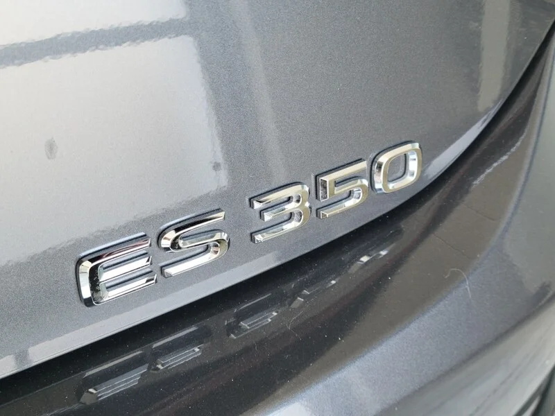 2025 Lexus ES 350 - Photo 7