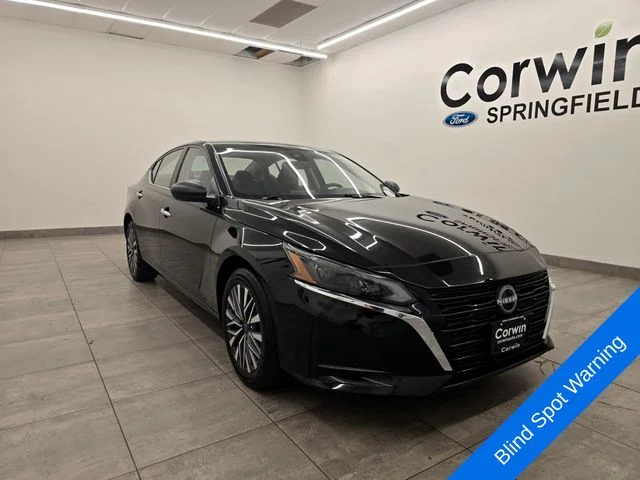 Used 2025 Super Black Clearcoat Nissan 2.5 SV image 6