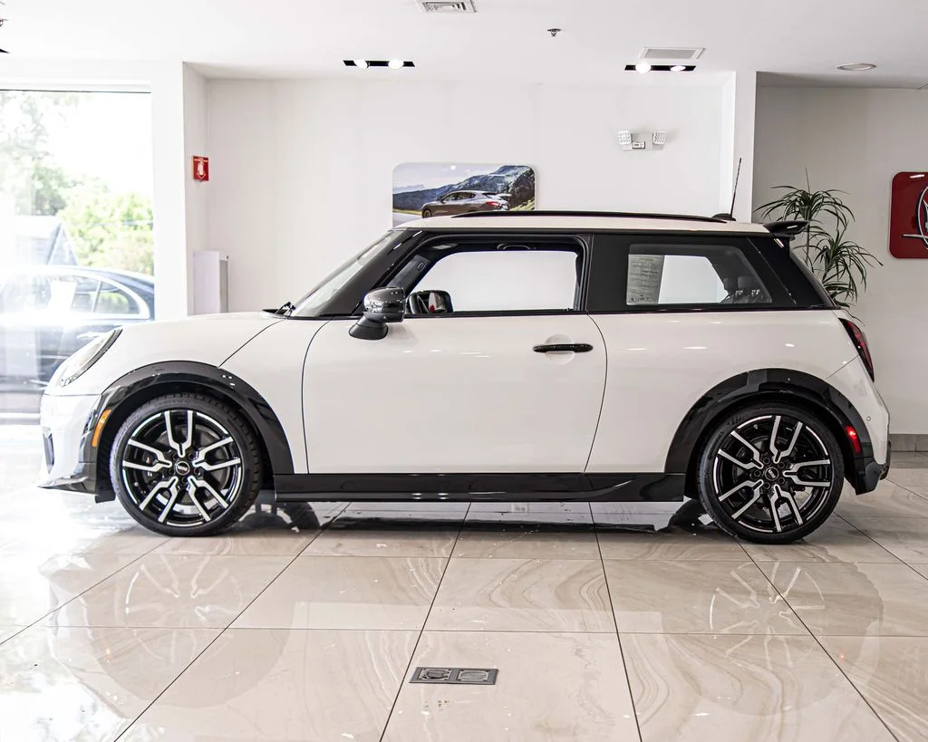 Used 2026 White MINI Signature Plus image 6