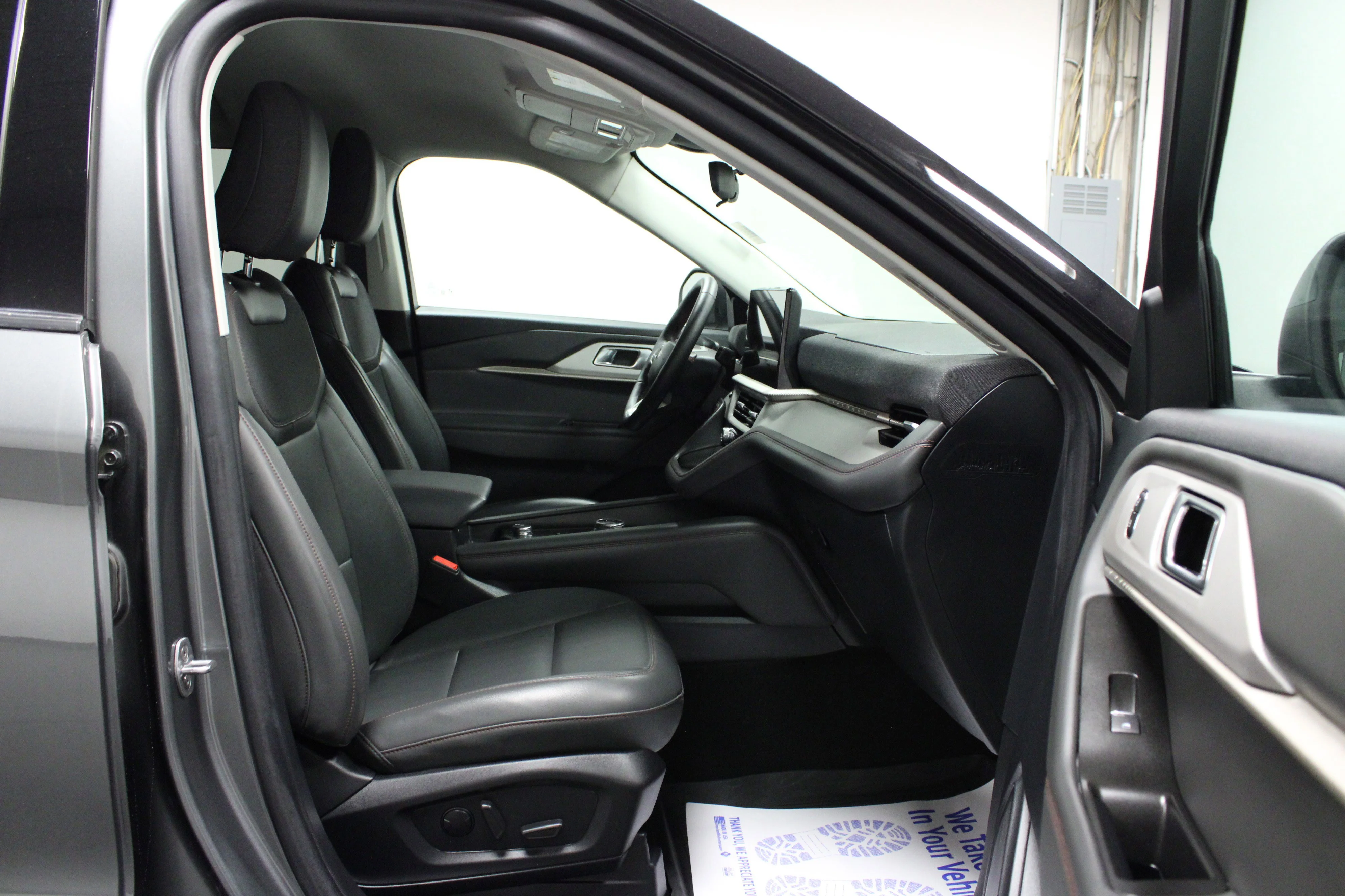 Used 2025 Carbonized Gray Metallic Ford Active image 17