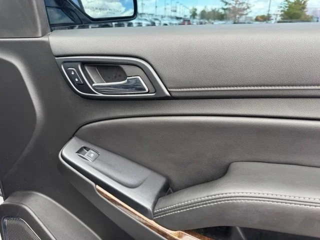 Used 2018 SUMMIT WHITE Chevrolet LT image 29