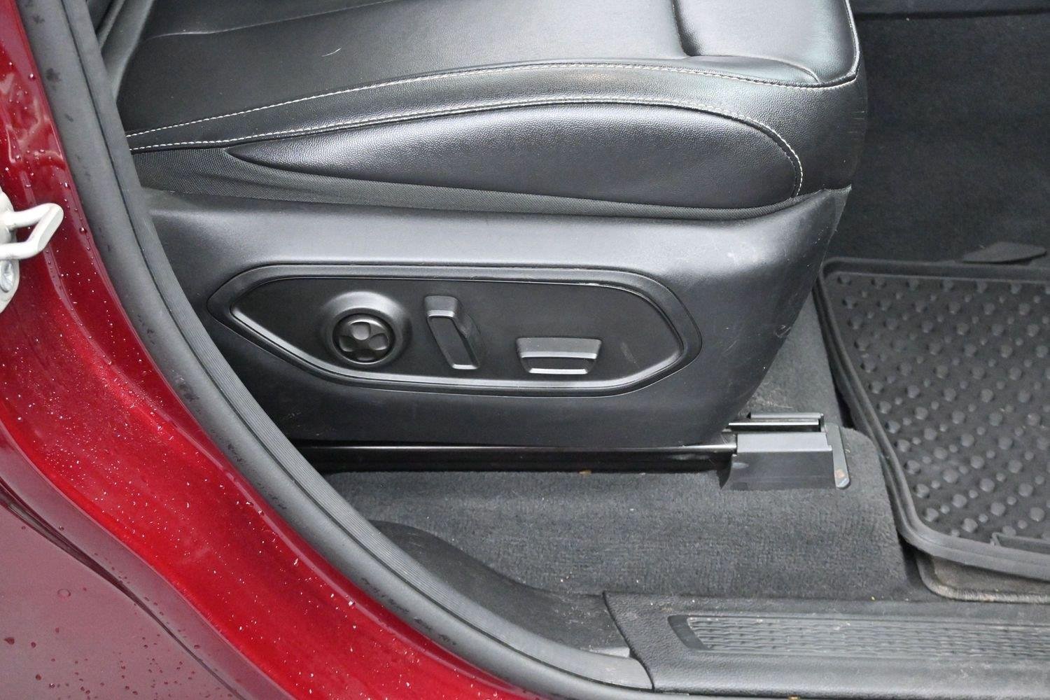 Used 2024 Red Jeep 4x4 image 33