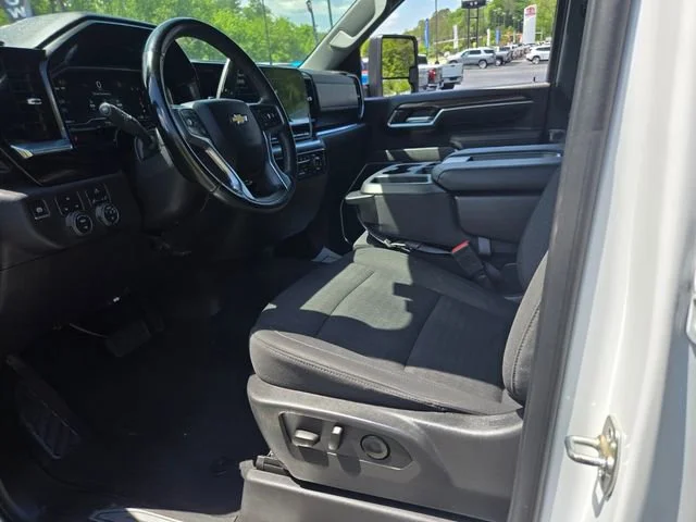 Used 2025 Summit White Chevrolet LT image 11