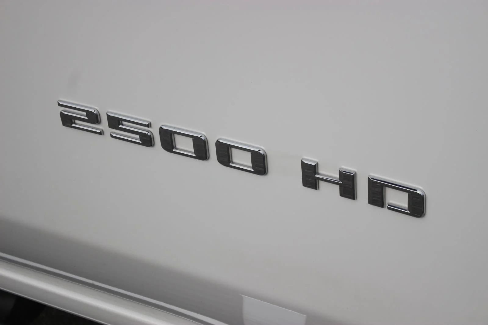 Used 2025 Summit White Chevrolet LT image 12