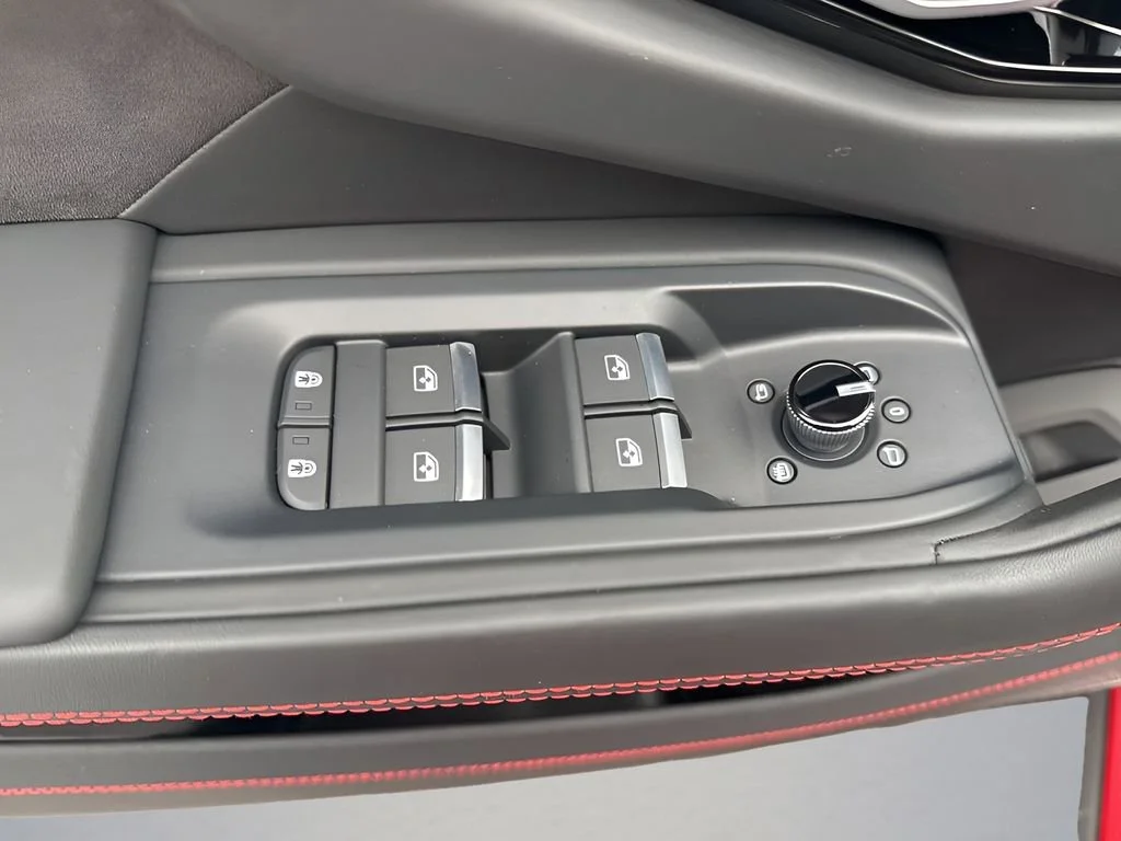 Used 2022 Rosso Antero Lamborghini  image 30