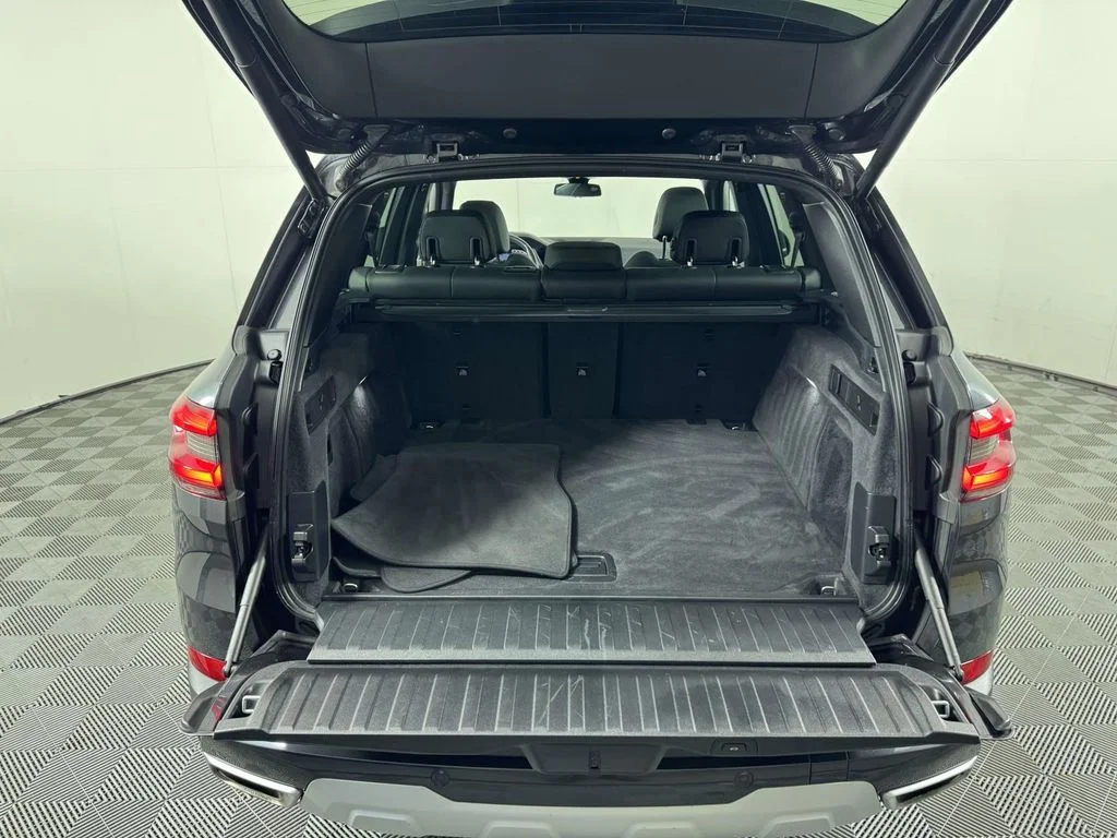 Certified Used 2022 Gray BMW xDrive40i image 14