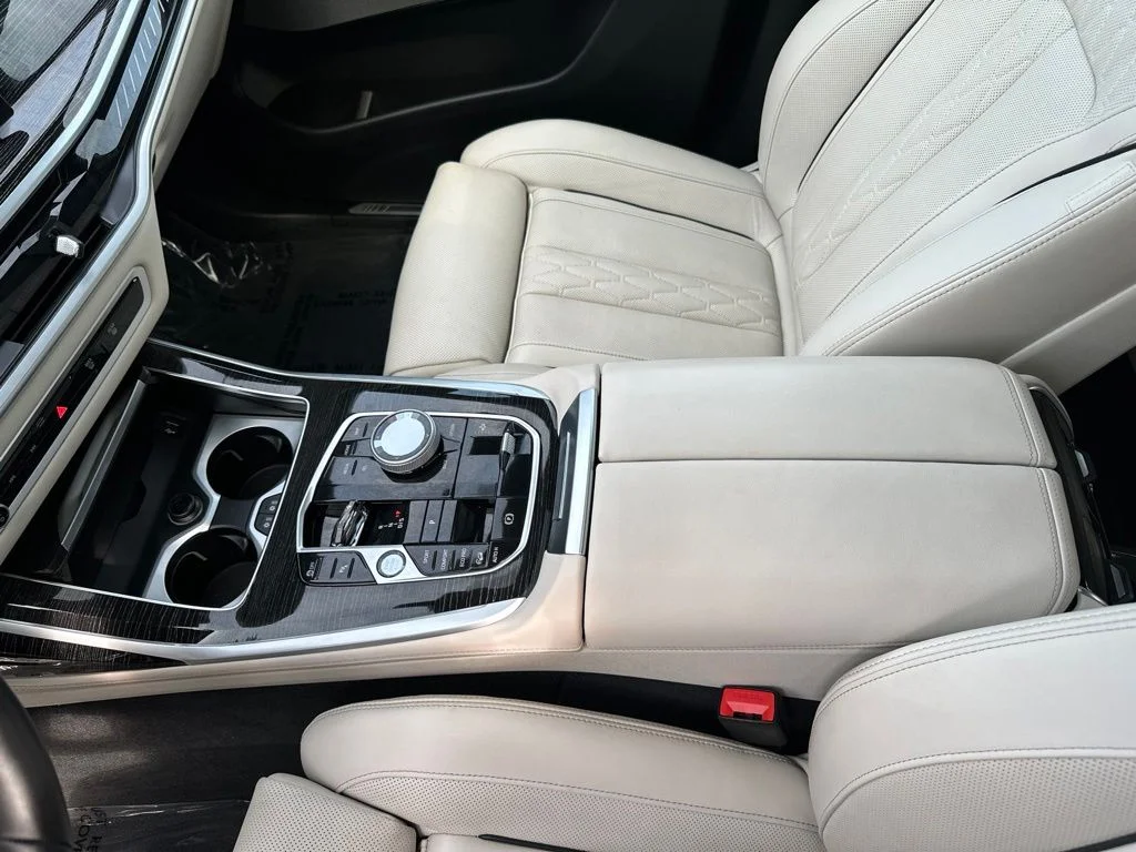 Used 2026 Manhattan Green Metallic BMW M60i image 18