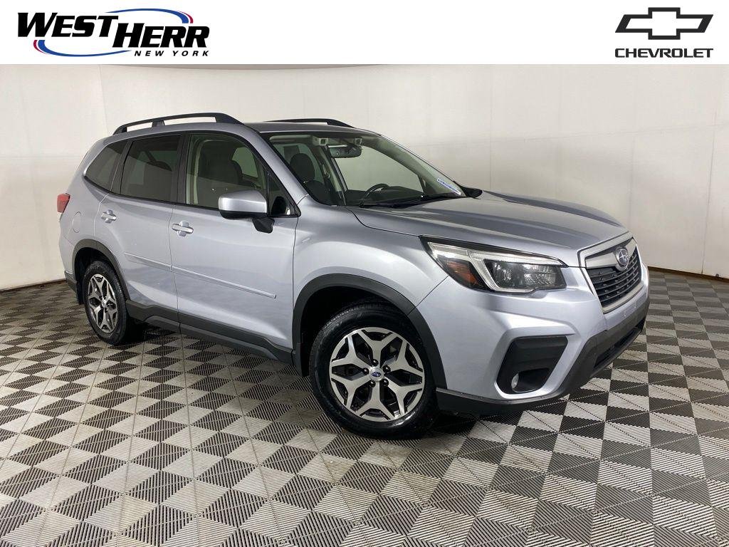 Used 2021 Ice Silver Metallic Subaru Premium image 1