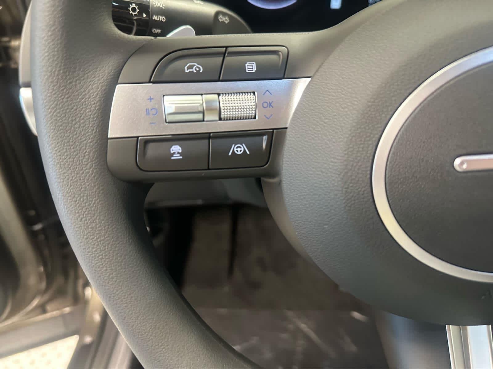 New 2026 Cashmere Bronze Hyundai Blue SE image 23