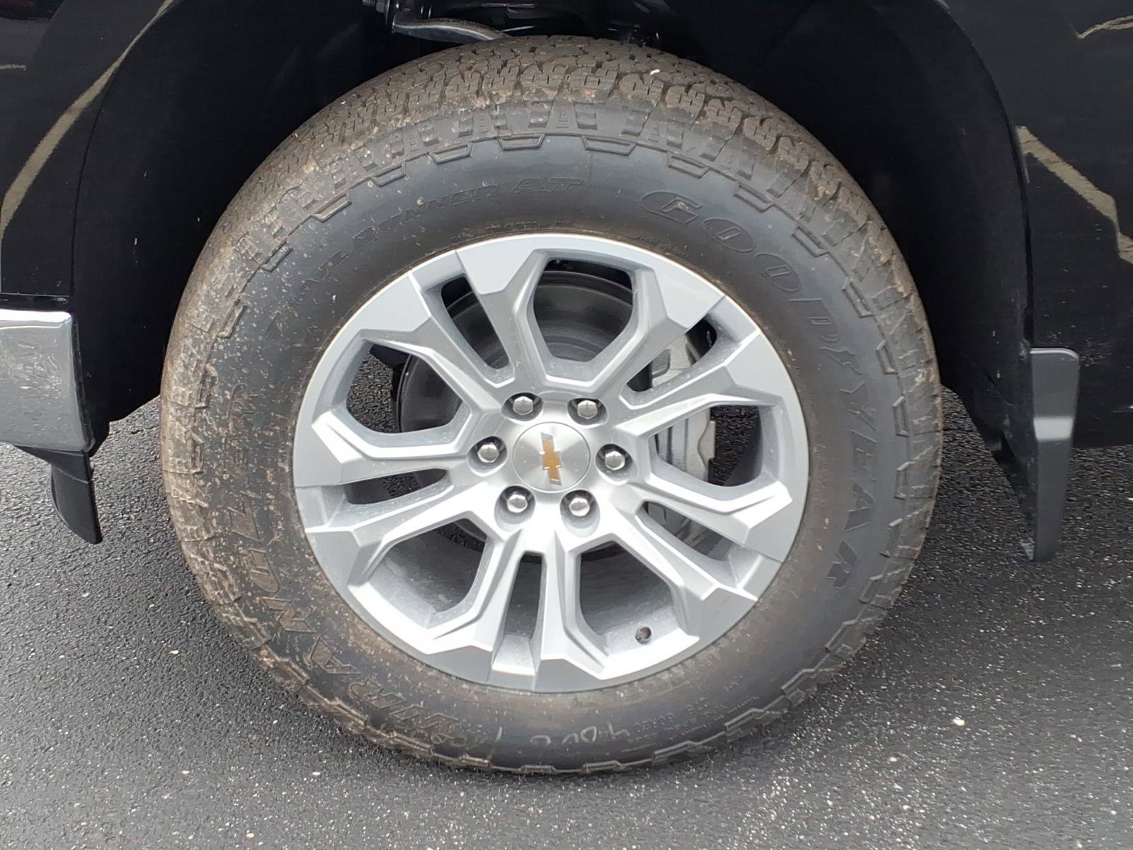 2026 Chevrolet Silverado 1500 LTZ - Photo 21