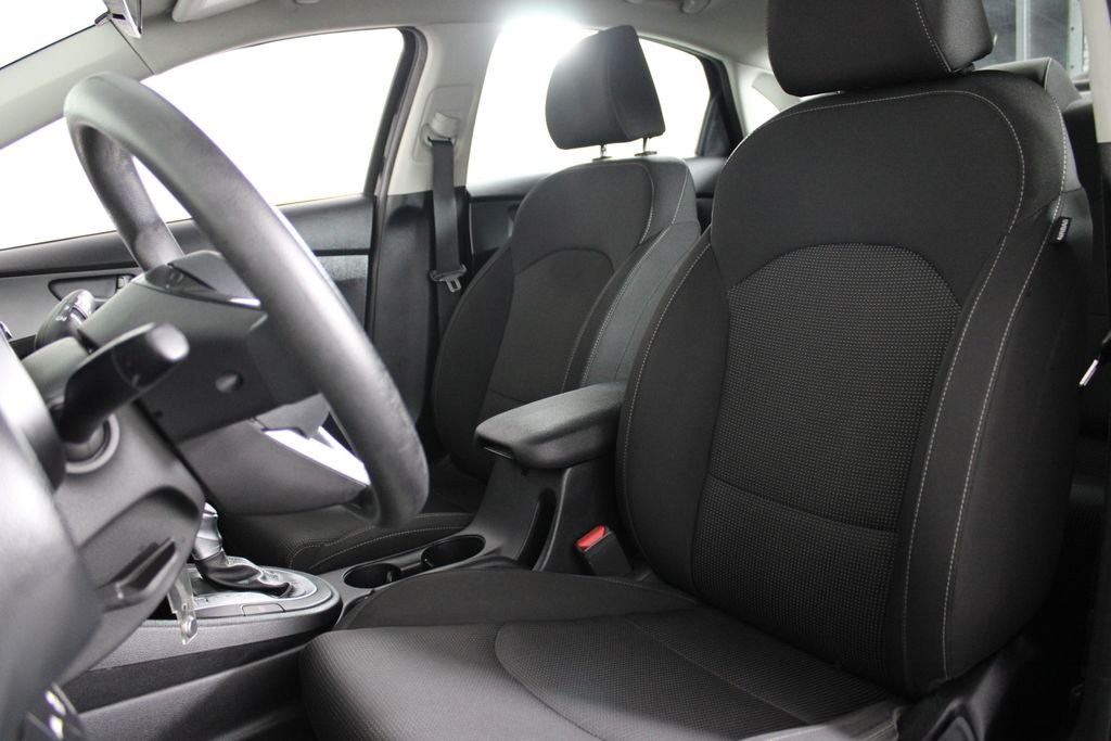Used 2019 Black Kia FE image 17