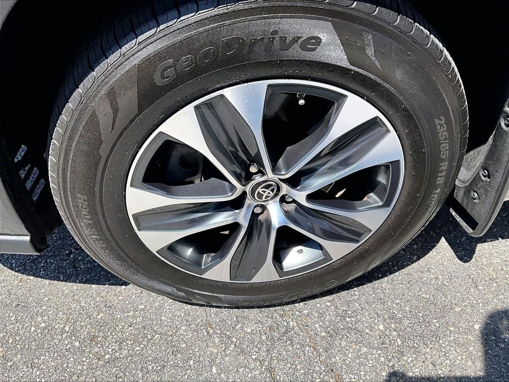 Used 2021 Gray Toyota XLE image 7