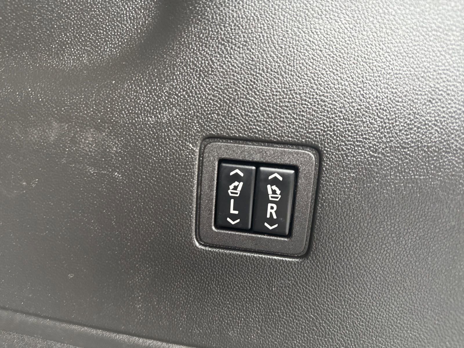 Used 2019 Mosaic Black Metallic Chevrolet High Country image 15