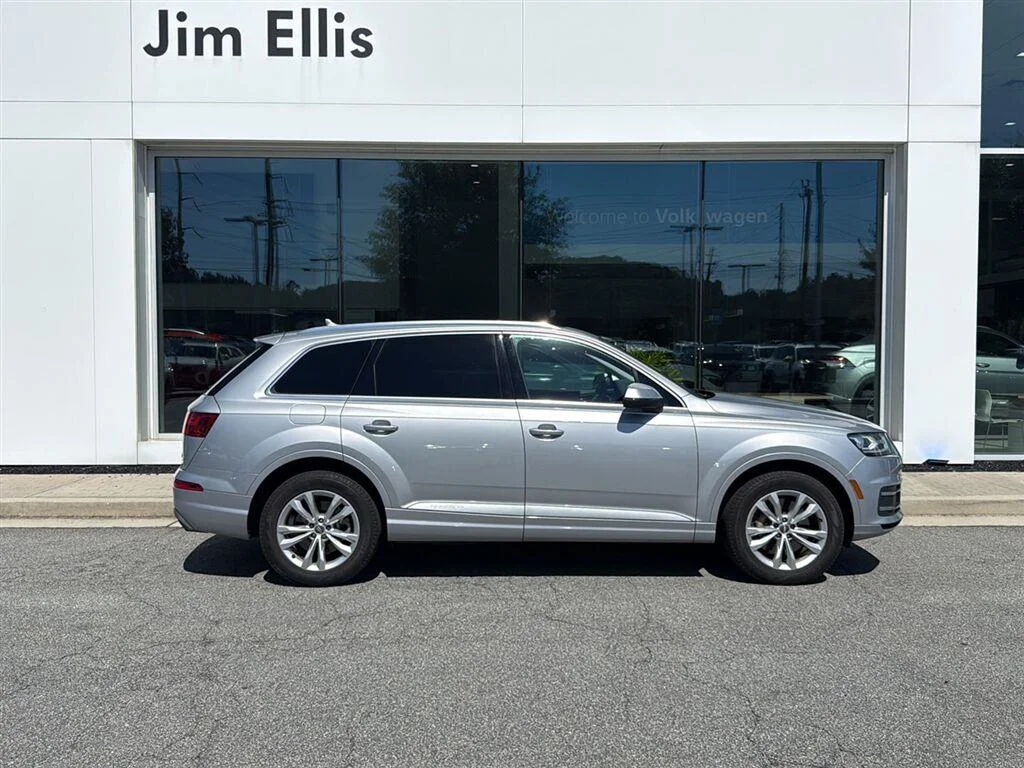 Used 2017 Florett Silver Metallic Audi Premium Plus image 1