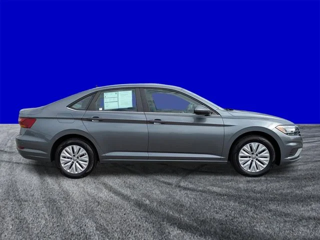 Certified Used 2019 Platinum Gray Metallic Volkswagen 1.4T S image 3