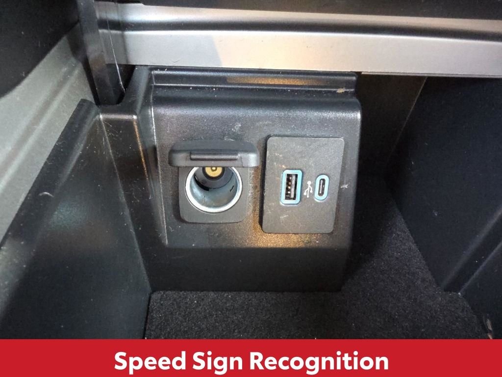 Used 2023 Silver Ford XLT image 27