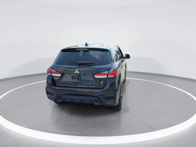 Used 2025 Black Mitsubishi  image 8