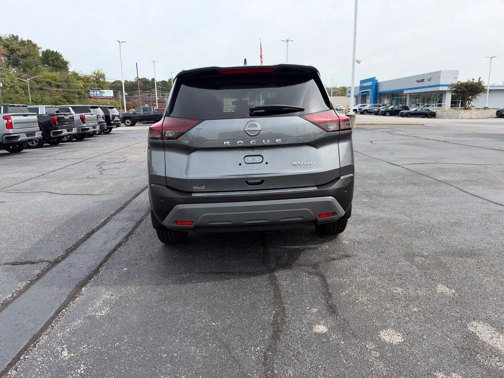 Used 2023 Gray Nissan SV image 8
