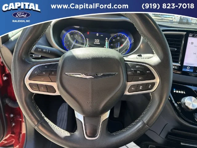 Used 2025 Red Chrysler Select image 23