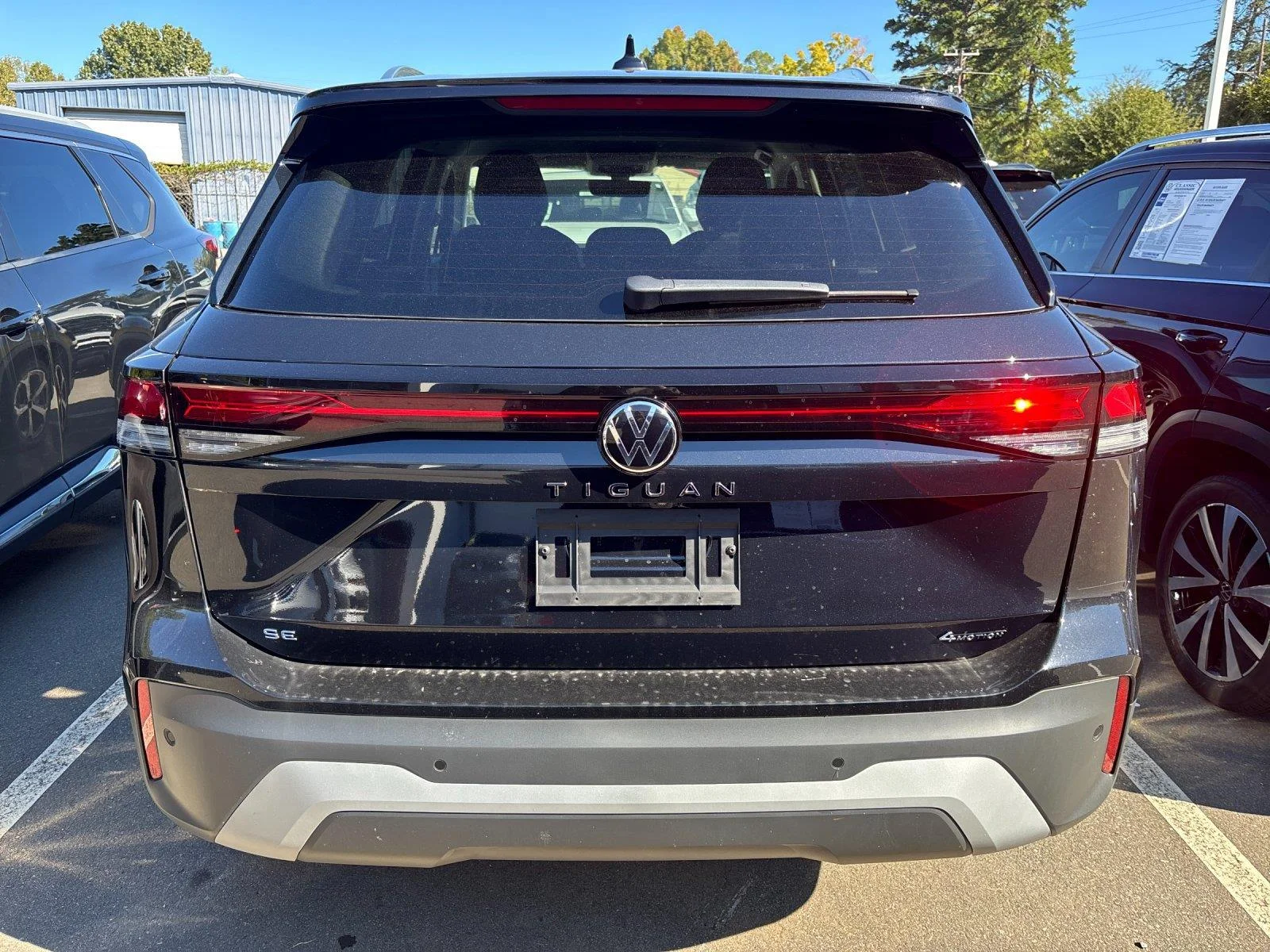 New 2026 Deep Black Pearl Volkswagen SE image 4