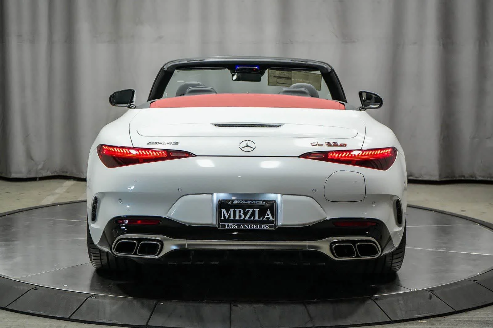 New 2025 MANUFAKTUR Moonlight White Metallic Mercedes-Benz AMG® SL 63 S E Performance Roadster image 57