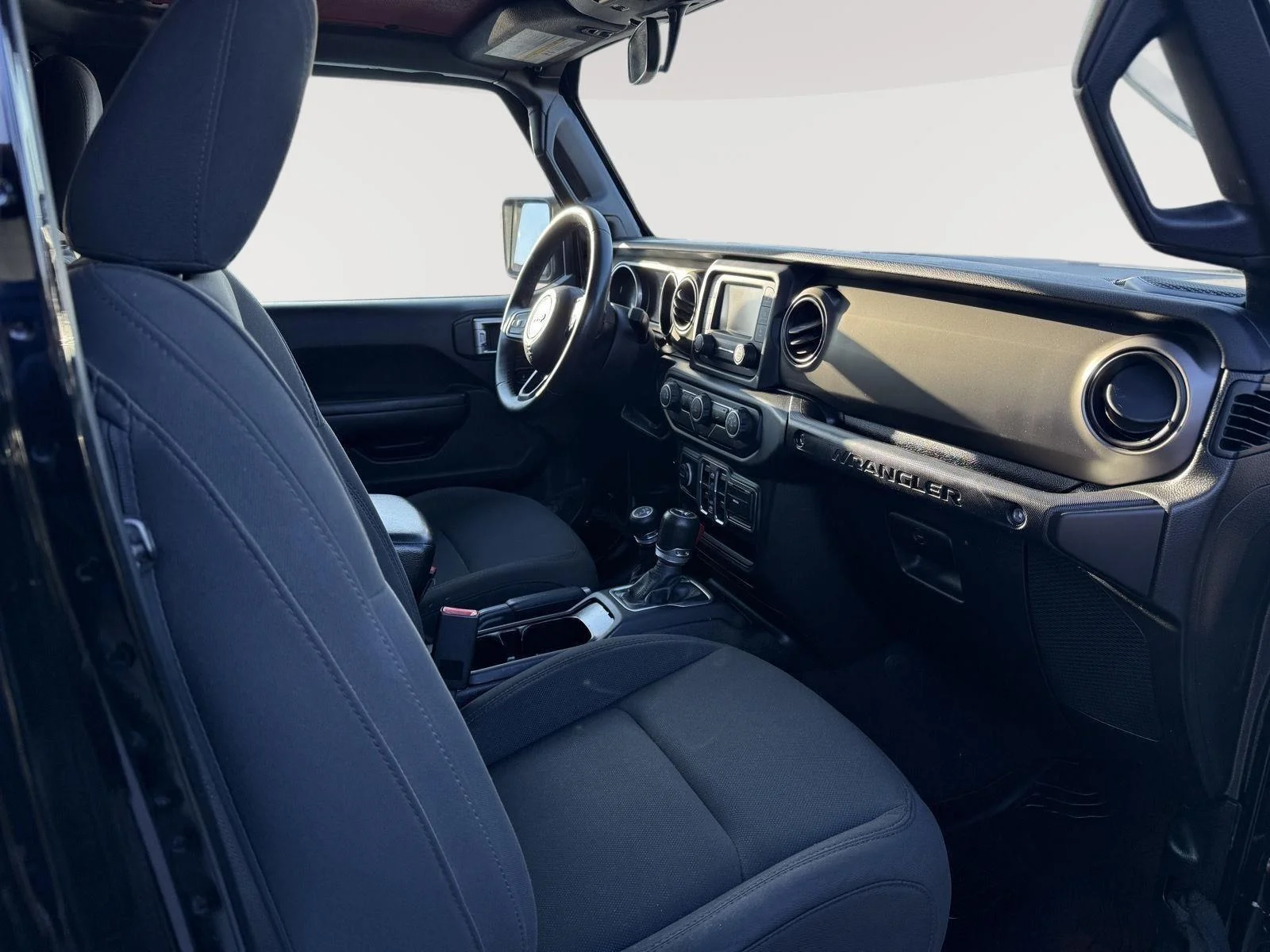 Used 2018 Black Clearcoat Jeep Sport S image 14