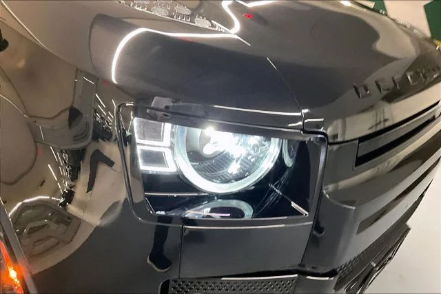 Certified Used 2023 Black Land Rover X-Dynamic SE image 31