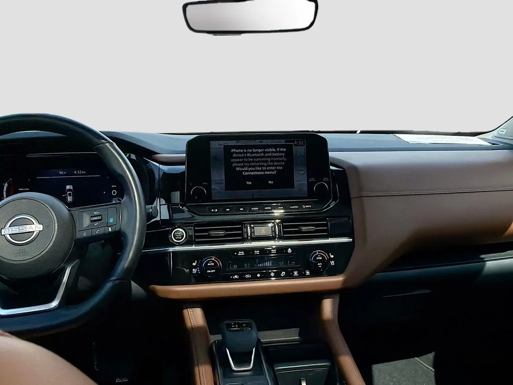 Used 2023 Pearl White Nissan Platinum image 27