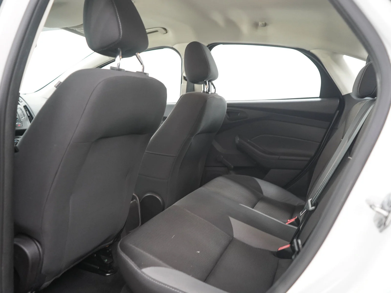 Used 2014 Oxford White Ford S image 16