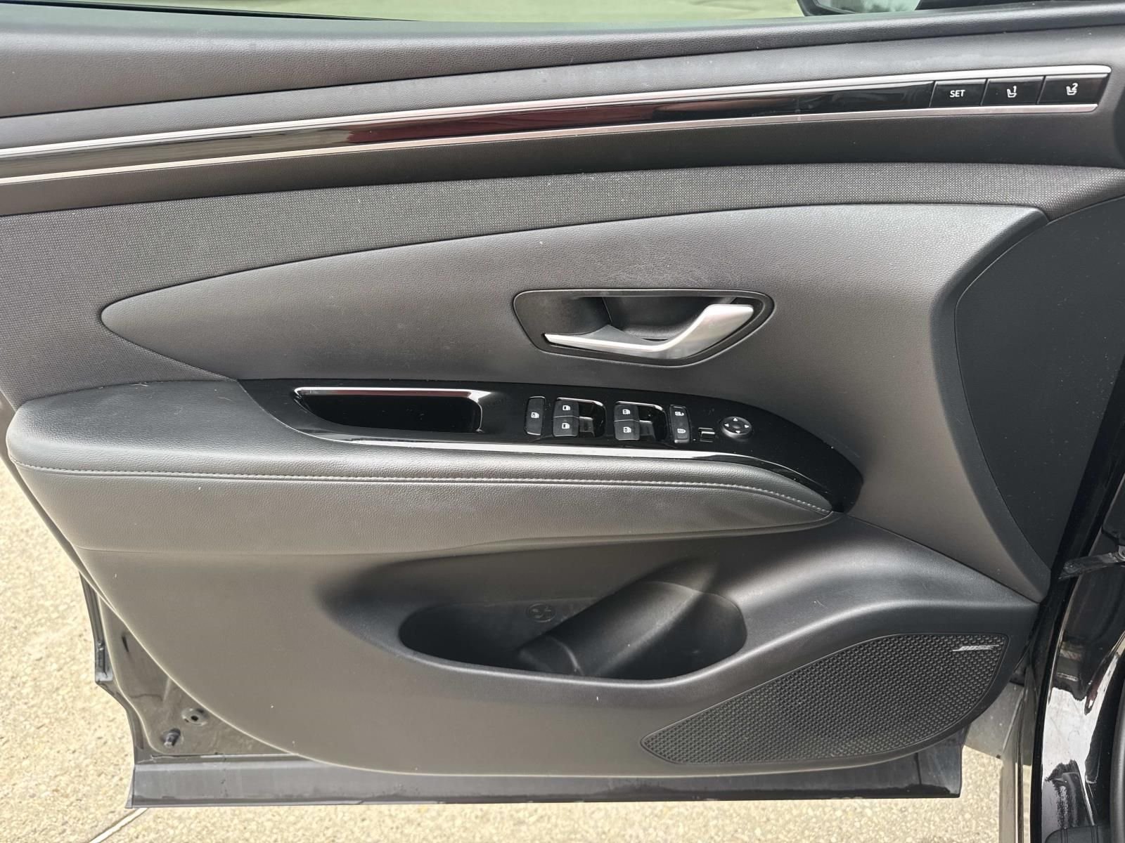 Used 2022 Black Hyundai Limited image 18