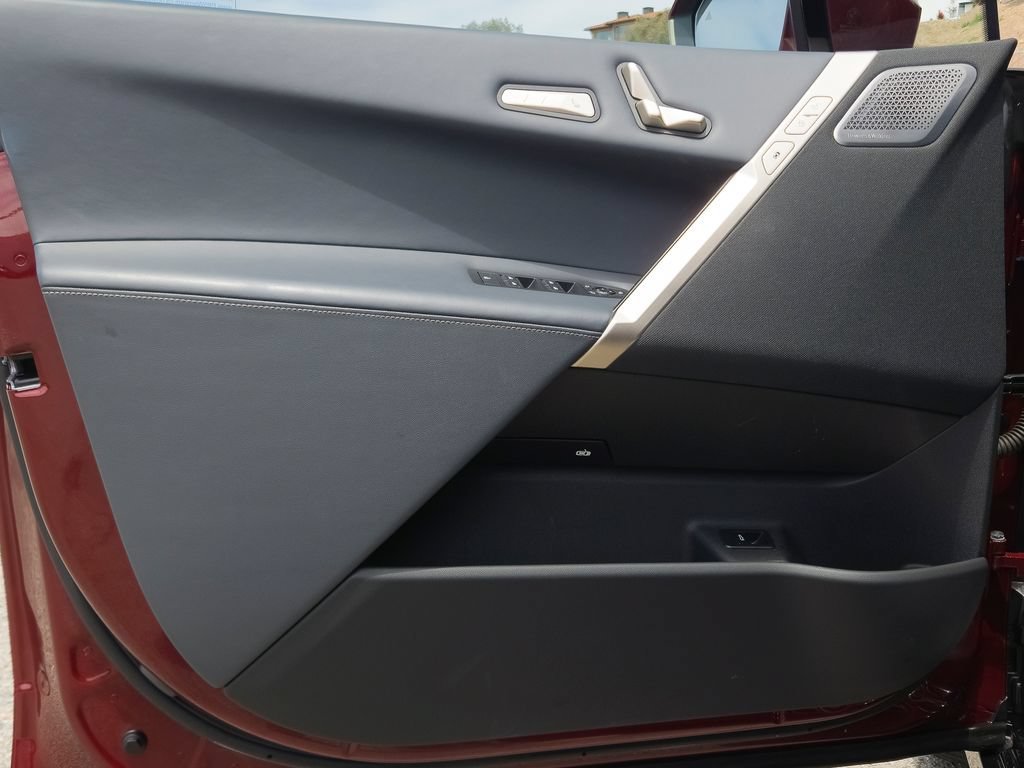 Used 2023 Aventurin Red Metallic BMW M60 image 17