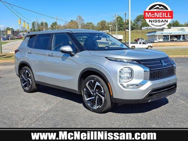 Pre-Owned 2022 Mitsubishi Outlander SE 4D Sport Utility in