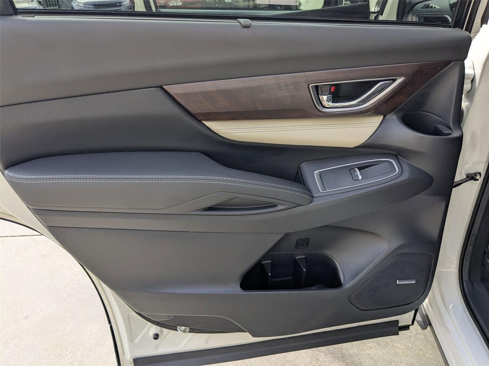 Used 2022 Crystal White Pearl Subaru Touring image 27