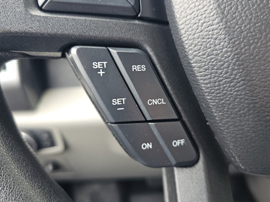 Certified Used 2018 Oxford White Ford XLT image 12