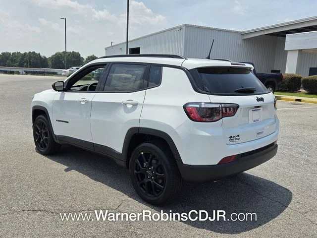 New 2026 Bright White Clearcoat Jeep Latitude image 9