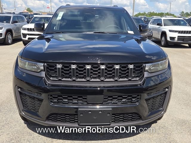 New 2026 Diamond Black Crystal Pearl-Coat Exterior Paint Jeep Altitude image 2