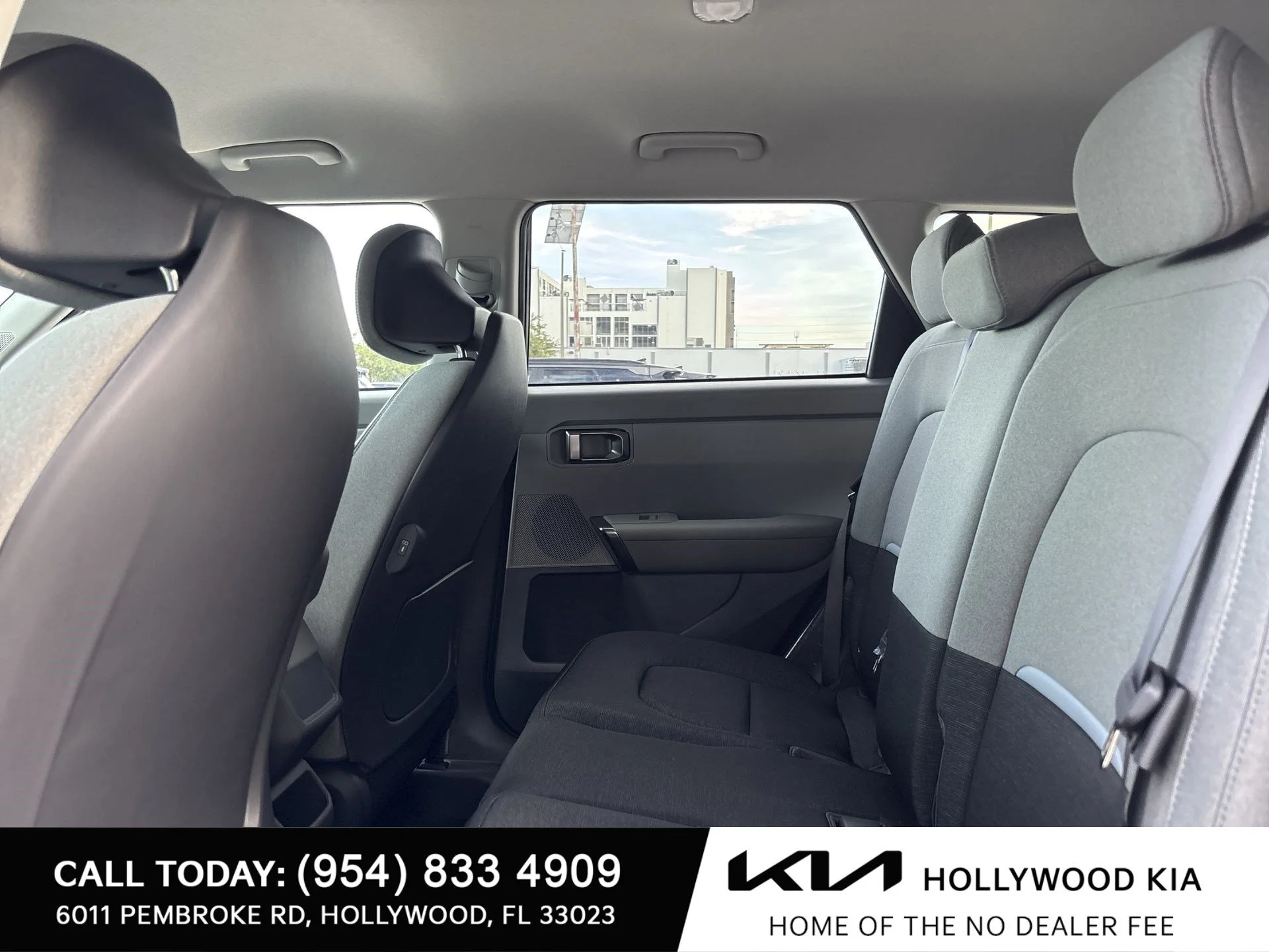 New 2027 Pale Gray Kia S image 22