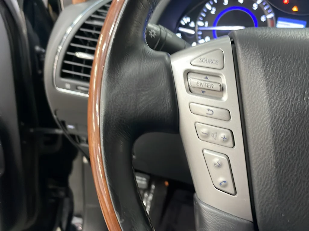 Used 2019 Black INFINITI LUXE image 16