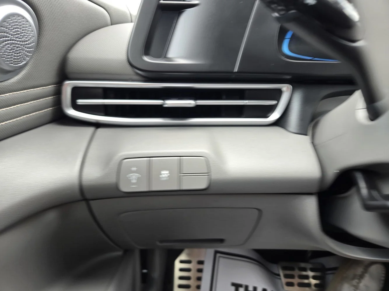 Used 2025 Serenity White Hyundai SEL Sport image 22