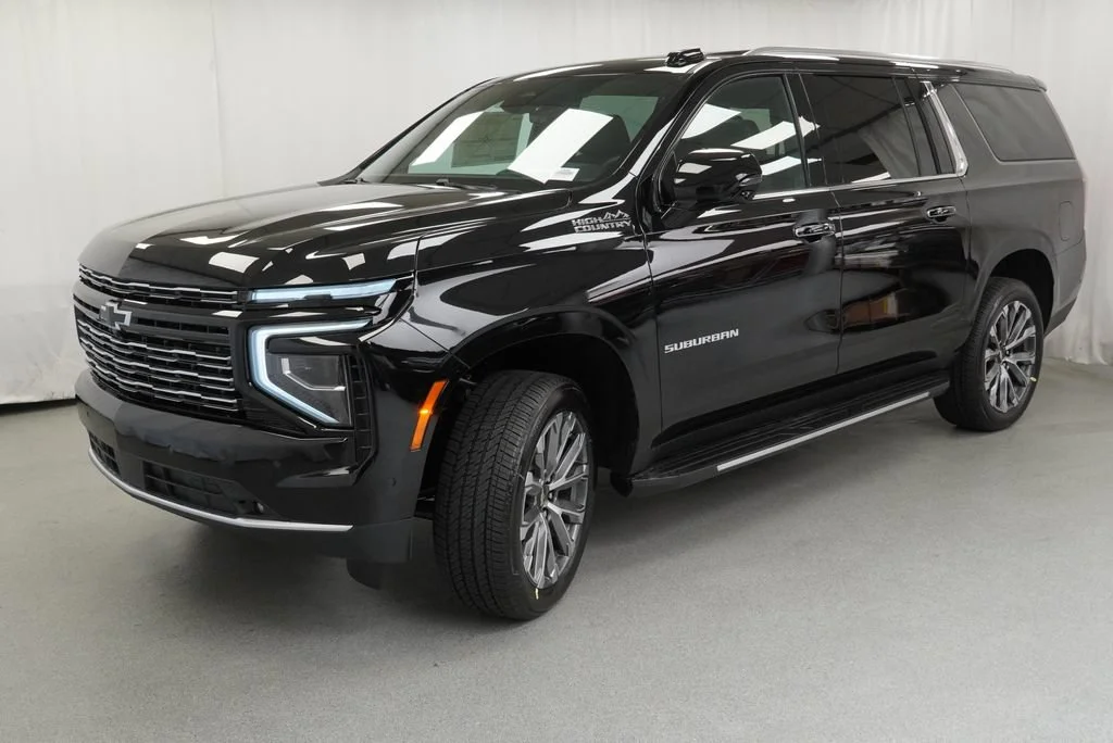New 2026 Black Chevrolet High Country image 4
