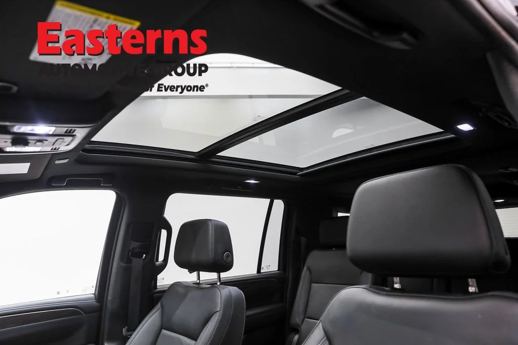 Used 2023 Black Chevrolet Z71 image 37