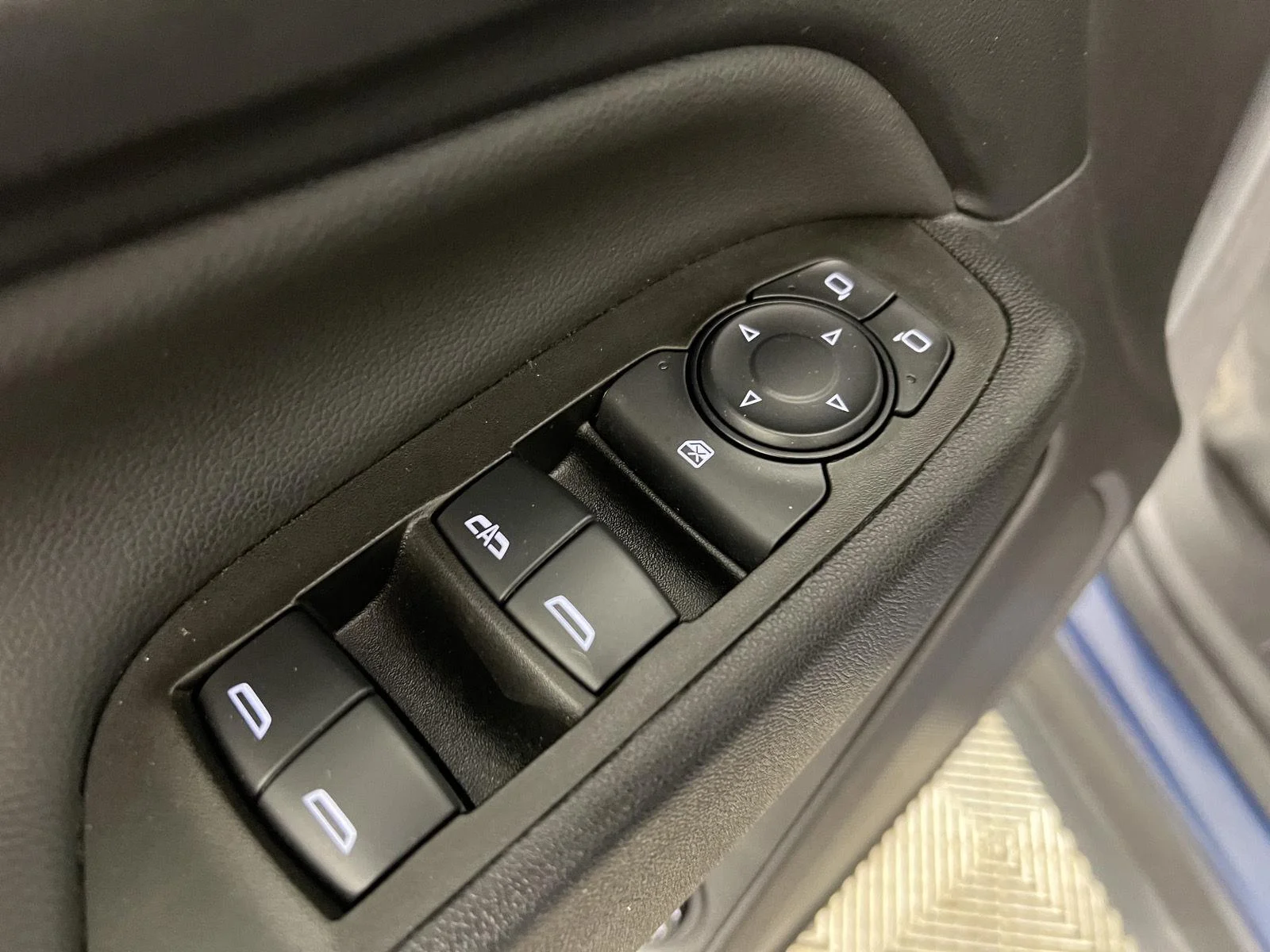 Used 2024 Lakeshore Blue Metallic Chevrolet LT image 29