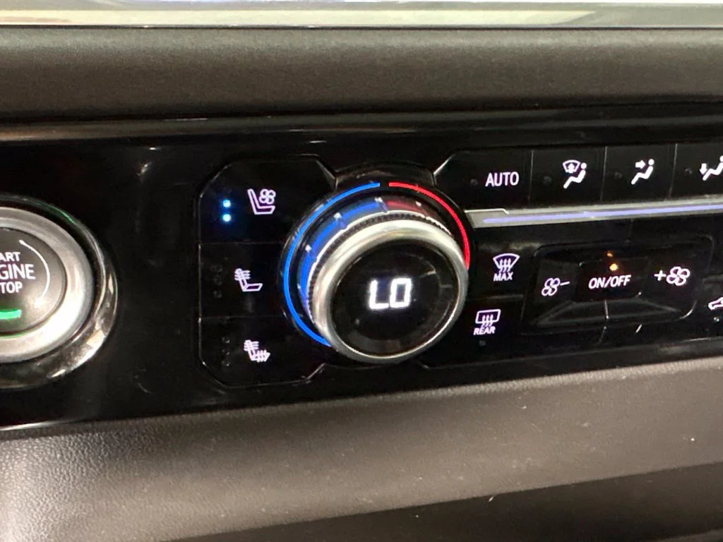 Used 2023 ONYX BLACK GMC SLT image 51
