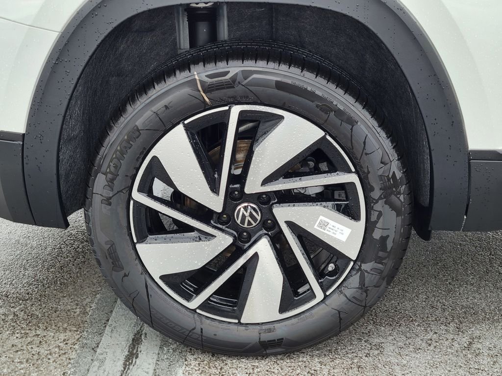 New 2026 White/off-white Volkswagen 2.0T SE w/Technology image 5