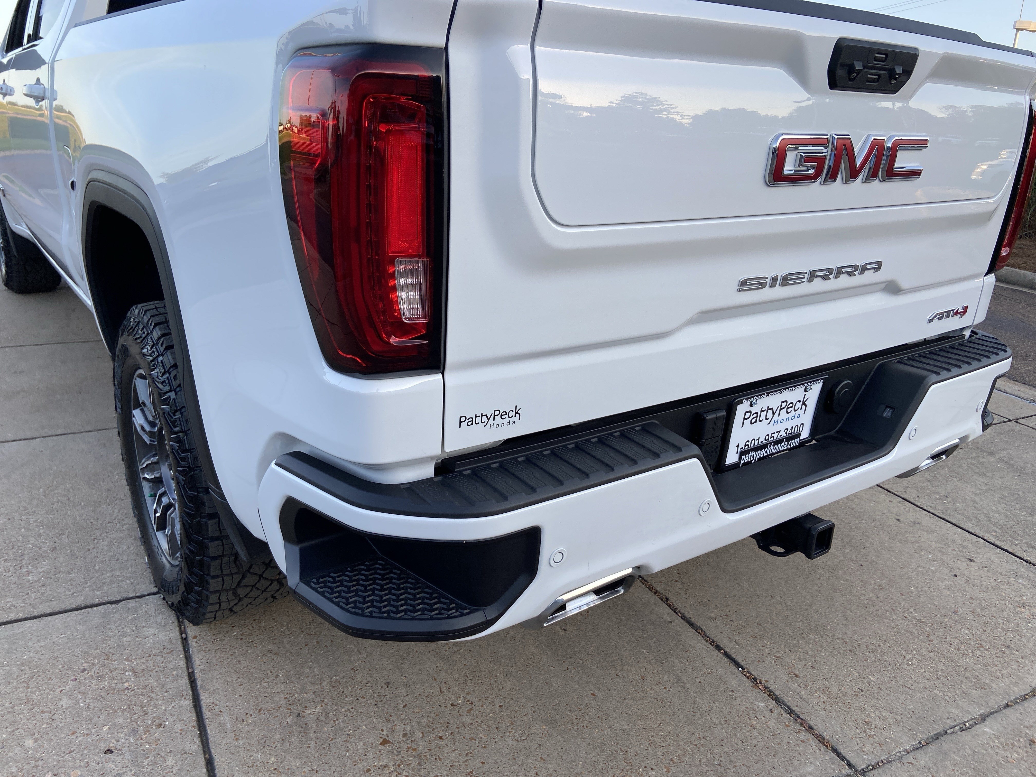 Used 2025 Summit White GMC AT4 image 53