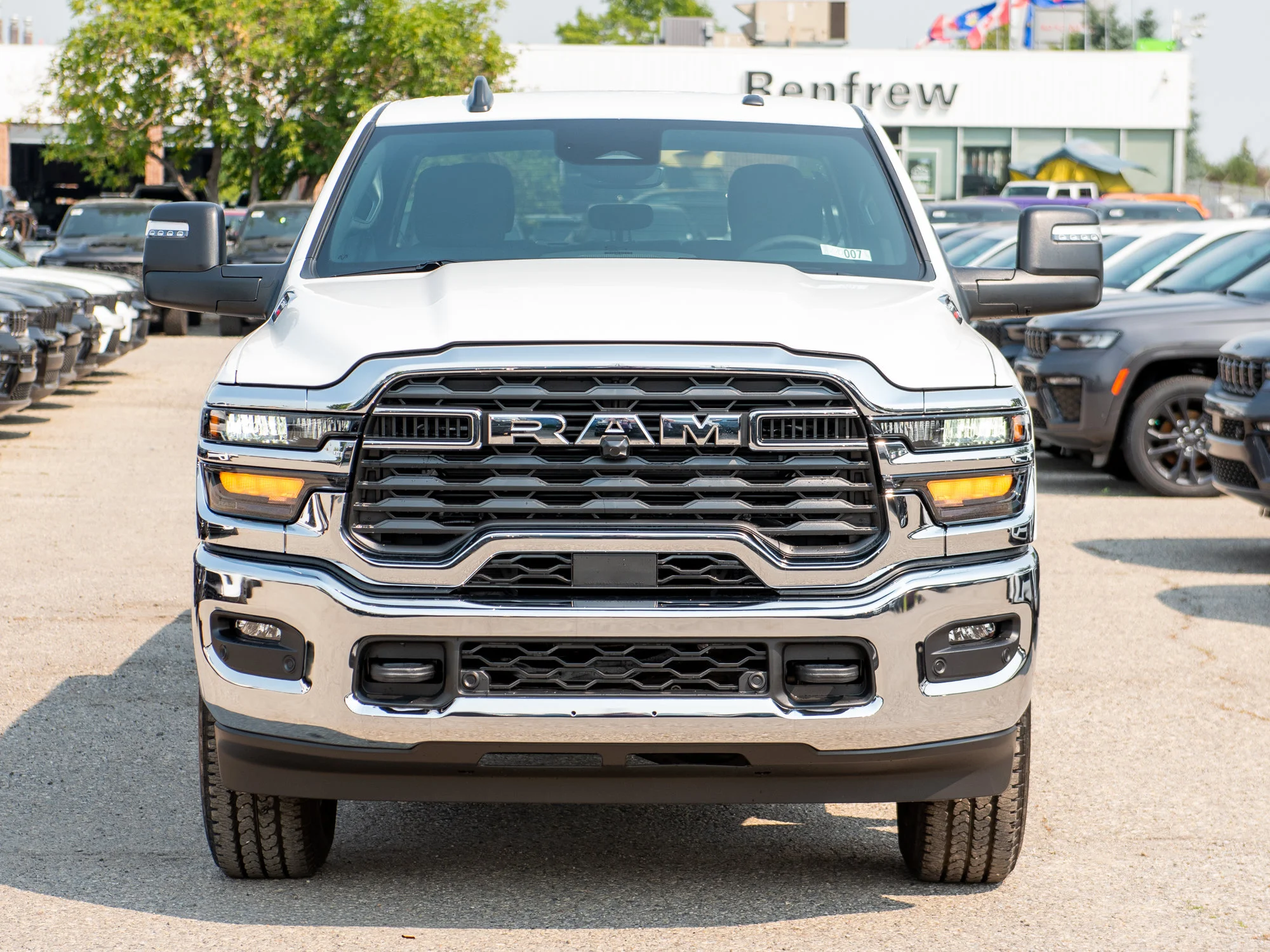 New 2027 White RAM Big Horn* Crew Cab 4x4, 8