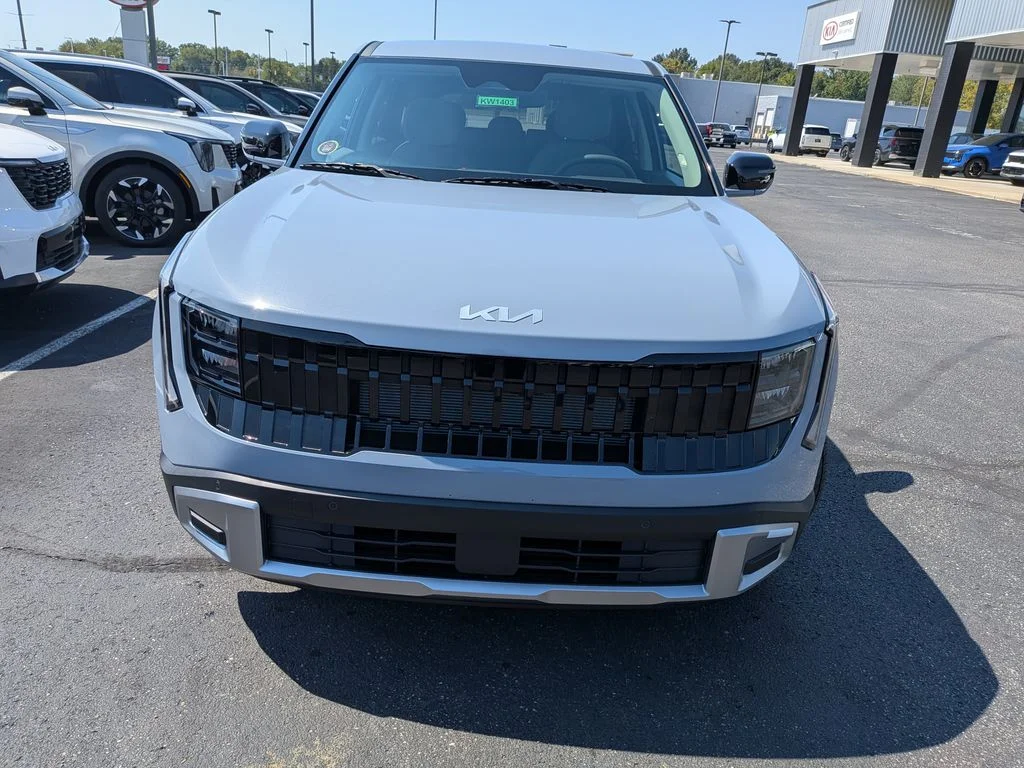 New 2027 Pale Gray Kia S image 2