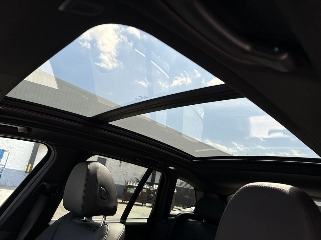 Used 2020 Gray BMW xDrive30i image 21