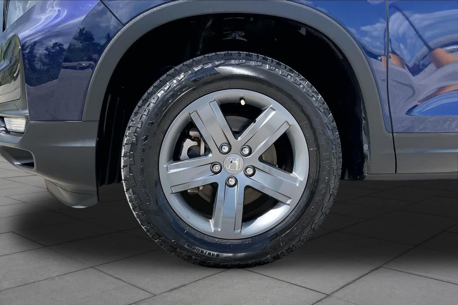 Used 2023 Obsidian Blue Pearl Honda RTL-E image 11